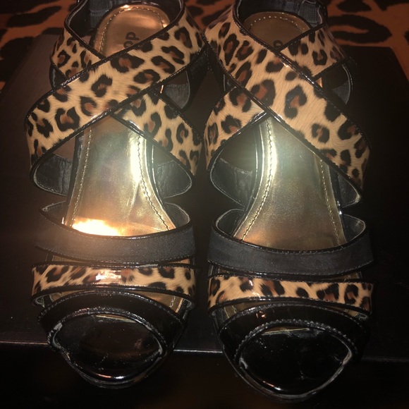 Leopard print platform heels size 6 - Picture 1 of 2